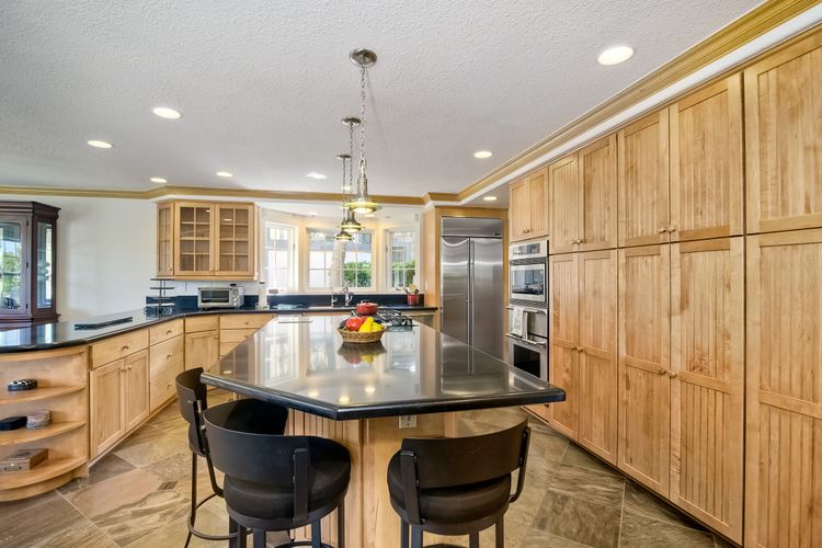 Kitchen with center island
