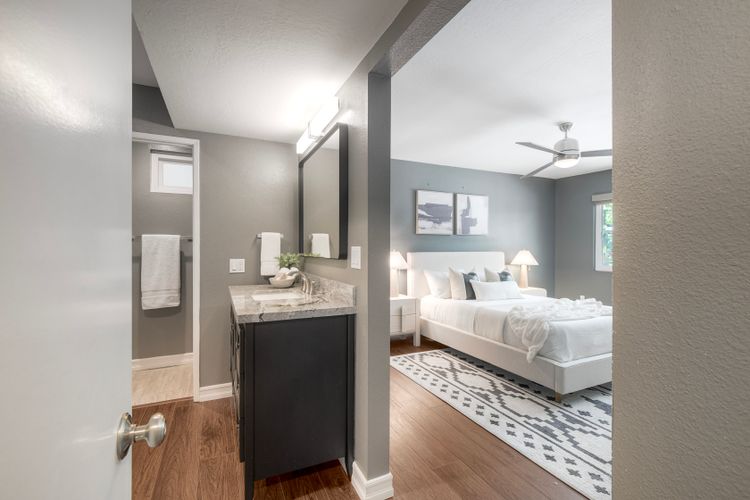 Downstairs Primaru Suite